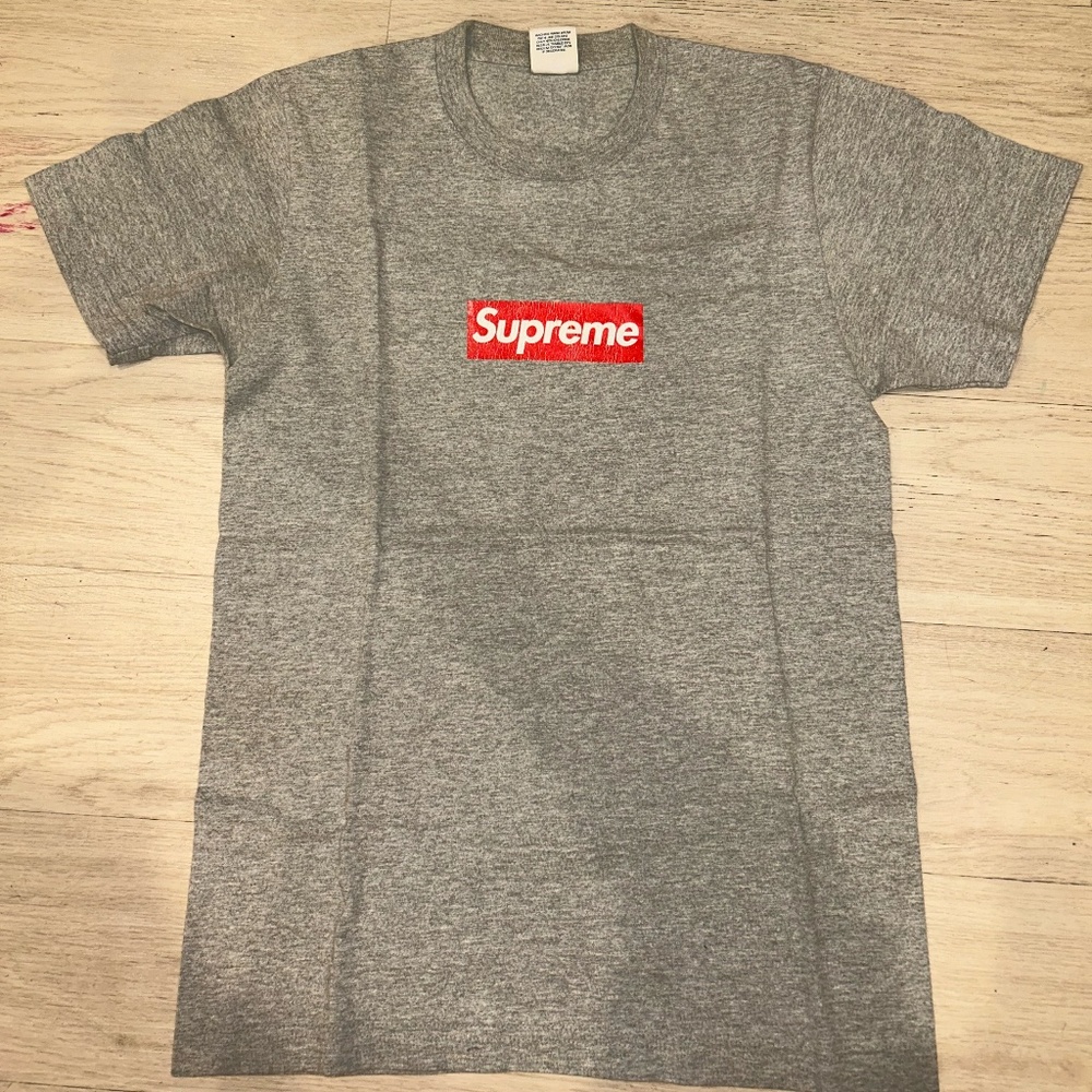 SUPREME GREY 20TH ANNIVERSARY BOX LOGO TEE